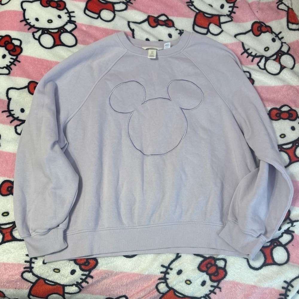 Disney crewneck with Iconic Mouse Design